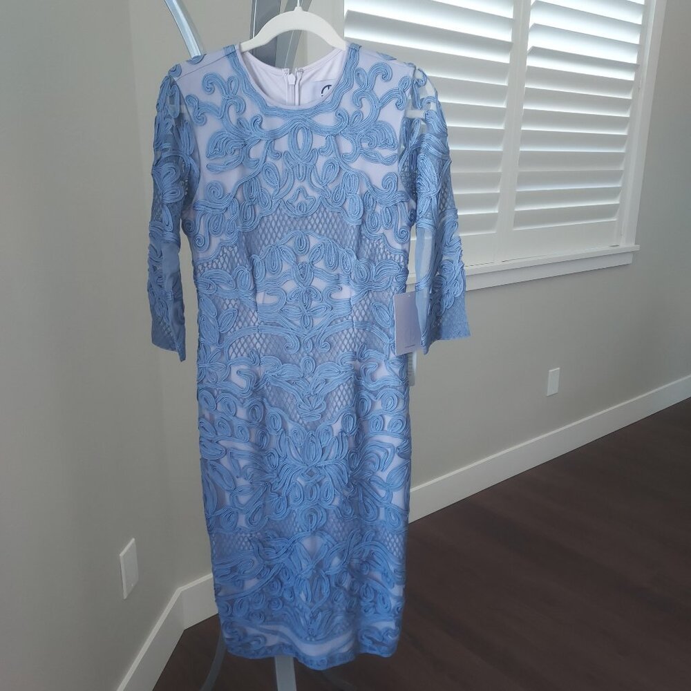 Elegant Blue Lace Midi Dress